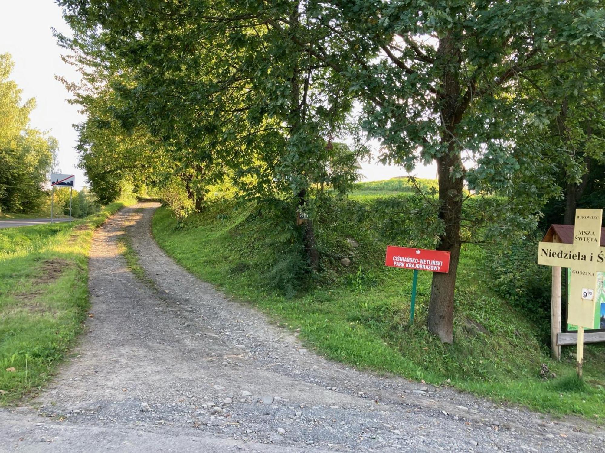 Urocza chata w bieszczadzkim Parku Krajobrazowym Bukowiec  Zewnętrze zdjęcie